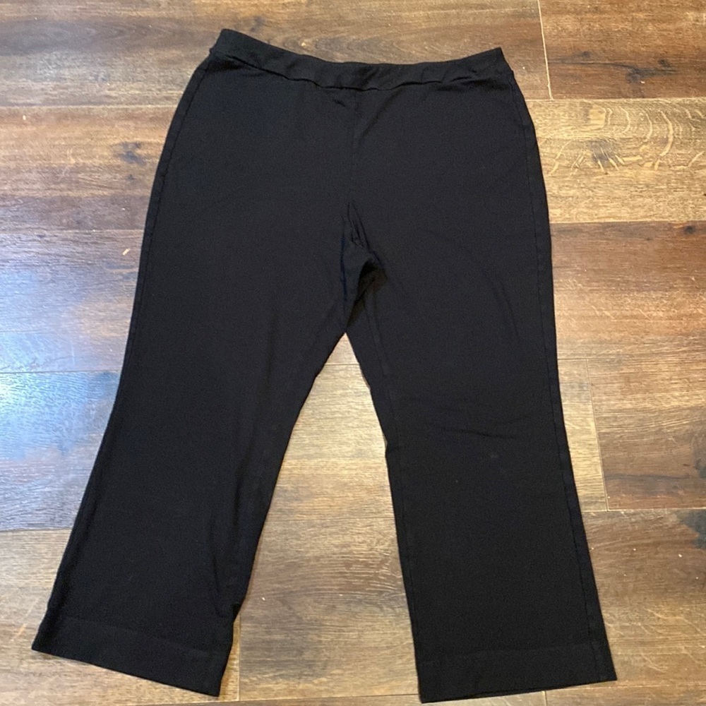 COPY - J.Jill Wearever Collection Cropped black wide leg pants, size L.
